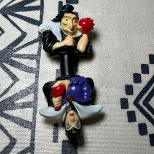 Vintage 1992 Disney's Evil‎ Witch Poisoning Apple McDonald's Toy